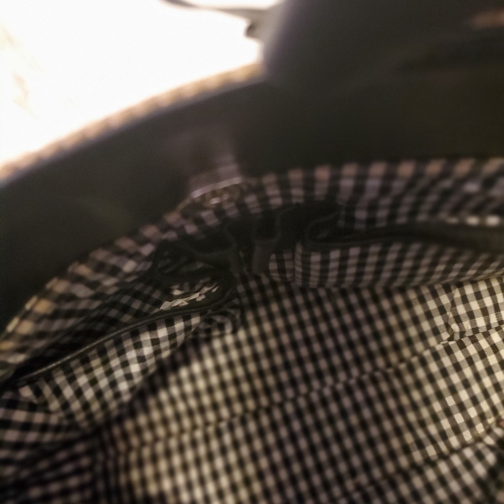 Cute Woven With Black Bow Handbag. - Picture 5 of 8